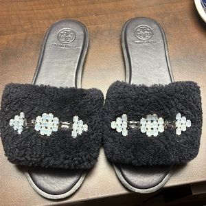 Tory Burch Aspen Shearling Slide Sandals 7. Perfect condition